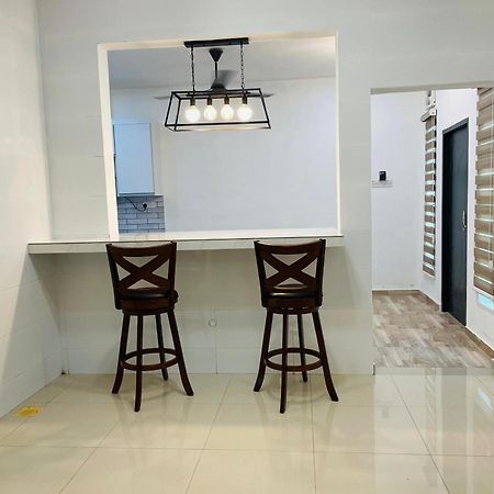 Nazirin Homestay No 27 Tmn Desa Manjung Lumut Exterior foto